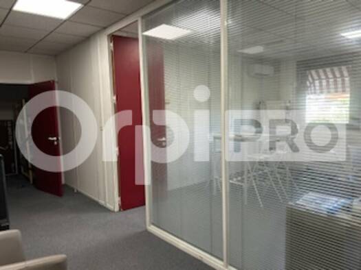 Espace bureau à louer 468 € 36 m² de bureaux divisible jusqu'à 36 m² Limas 69400