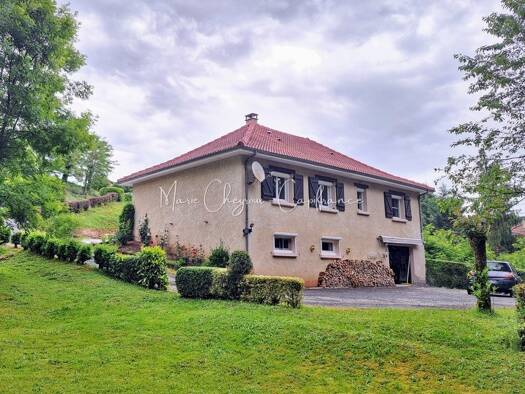 Maison de plain-pied à vendre 220 000 € 6 pièces 4 chambres 144 m² 1 242 m² de terrain Cublac 19520
