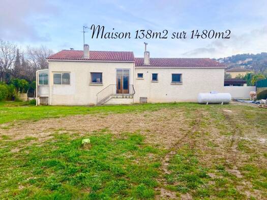 Maison de plain-pied à vendre 527 000 € 5 pièces 3 chambres 138 m² 1 480 m² de terrain Six-Fours-les-Plages 83140