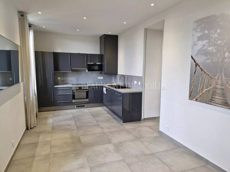 Maison à louer, 0m², NICE