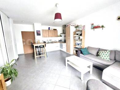 Appartement à vendre 209 000 € 2 pièces 1 chambre 43 m² 2ème étage Centre Ouest Saint-Pierre-en-Faucigny 74800