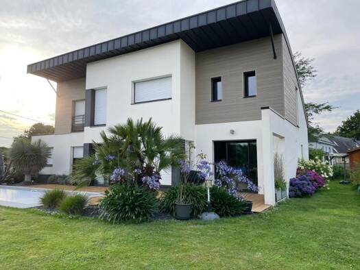 Maison à vendre 886 000 € 5 pièces 4 chambres 195 m² 832 m² de terrain Zone Rurale Nord Ouest Vannes 56000