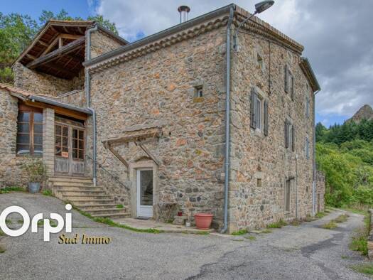 Maison à vendre 270 000 € 5 pièces 4 chambres 170,4 m² 4 075 m² de terrain Gourdon 07000