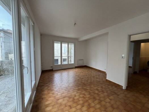 Appartement à louer 500 € 3 pièces 2 chambres 63,4 m² RDC Ribérac 24600