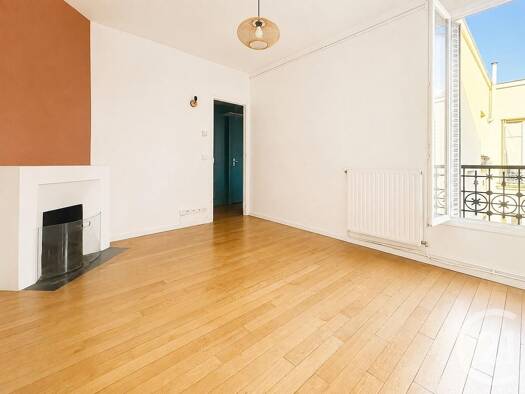 Appartement à vendre 240 000 € 3 pièces 2 chambres 50 m² 5ème étage Aubervilliers 93300