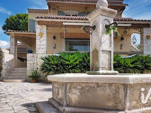 Maison à vendre 429 000 € 4 pièces 3 chambres 136 m² 893 m² de terrain Les Comtes Est Port-de-Bouc 13110