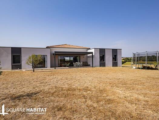 Maison de plain-pied à vendre 340 000 € 5 pièces 3 chambres 150,76 m² 3 000 m² de terrain Rural Auch 32000
