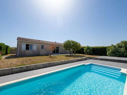 Maison à vendre 243 000 € 5 pièces 4 chambres 119 m² 697 m² de terrain La Réole 33190