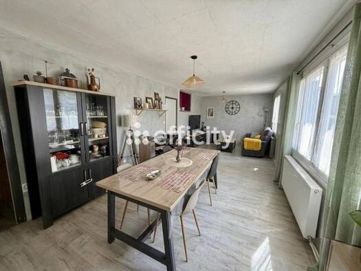 Maison de plain-pied à vendre 220 000 € 4 pièces 2 chambres 64,92 m² 464 m² de terrain Saint-Maximin 60740