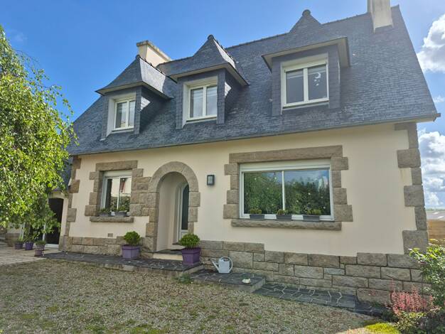 Maison à vendre 539 900 € 10 pièces 4 chambres 242 m² 2 250 m² de terrain Plouescat 29430