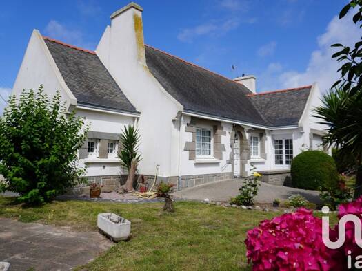 Maison de plain-pied à vendre 249 000 € 5 pièces 4 chambres 136 m² 667 m² de terrain Plouescat 29430