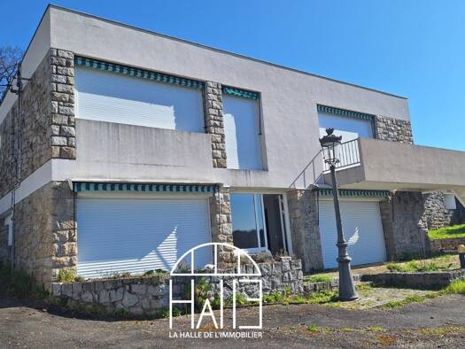 Villa à vendre 580 000 € 10 pièces 6 chambres 300 m² 4 333 m² de terrain Fargeas-Morpienas Panazol 87350