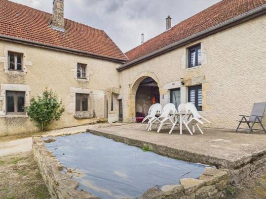 Maison à vendre 172 900 € 7 pièces 5 chambres 262 m² 2 500 m² de terrain Lambrey 70500