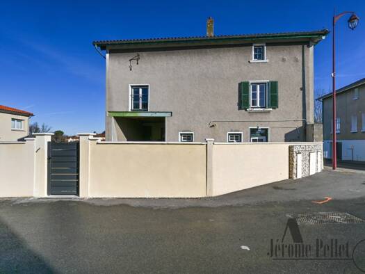 Maison à vendre 310 000 € 5 pièces 4 chambres 164,3 m² 659 m² de terrain Ternay 69360