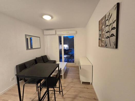 Appartement à louer 465 € 1 pièce 18,8 m² 1er étage Château Devèze Béziers 34500