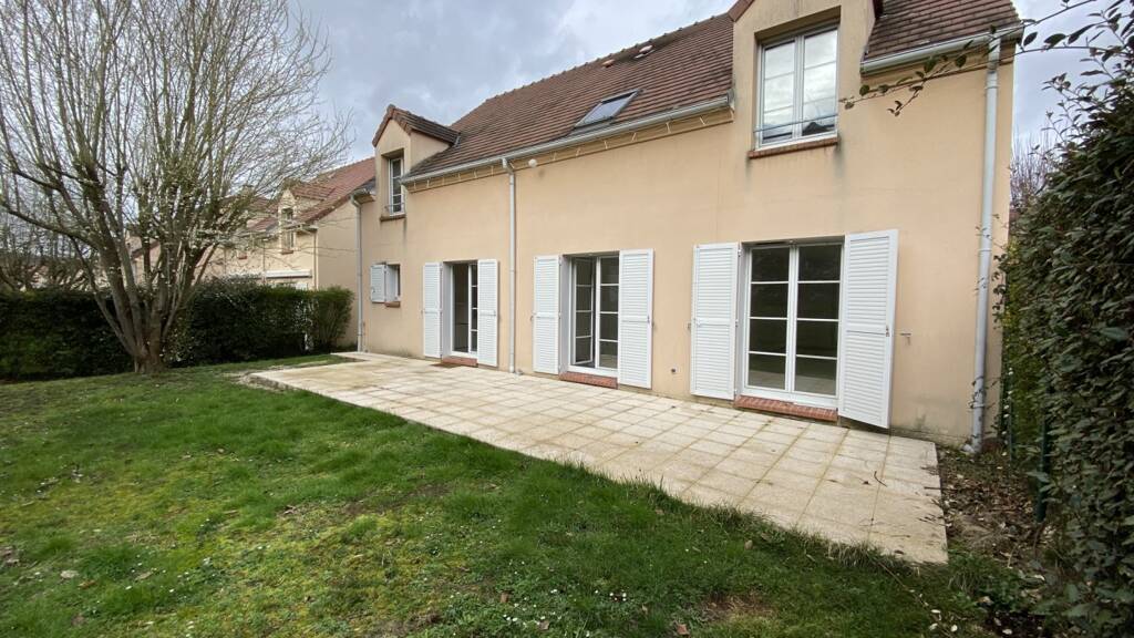 Maison à louer 2 910 € 6 pièces 4 chambres 150 m² Sud Chambourcy 78240