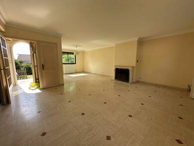 Maison à louer 1 360 € 5 pièces 4 chambres 147 m² 120 m² de terrain Orleans 45000