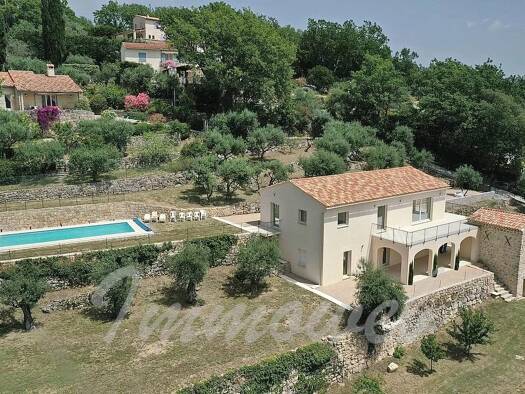 Villa à vendre - Première occupation 1 180 000 € 5 pièces 4 chambres 210 m² 3 359 m² de terrain Seillans 83440