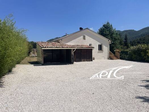 Maison à vendre 315 000 € 4 pièces 3 chambres 85 m² 1 030 m² de terrain Peyroules 04120