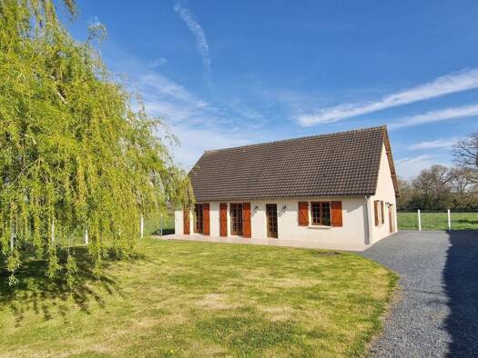 Maison de plain-pied à vendre 201 400 € 4 pièces 2 chambres 84 m² 1 000 m² de terrain Noron la Poterie 14490