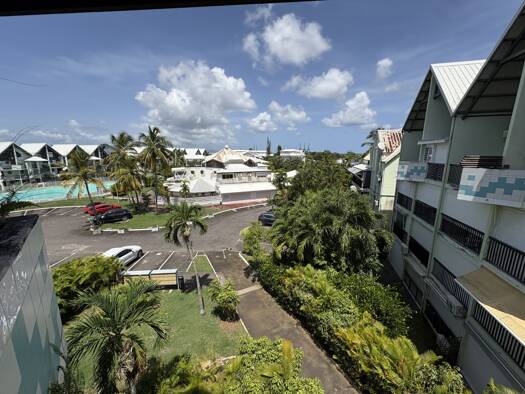 Appartement à louer 1 250 € 3 pièces 2 chambres 36,4 m² Étage 3/3 Le Gosier 97190