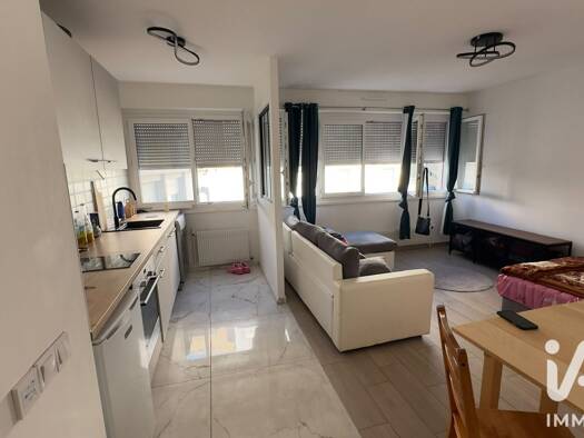 Appartement à vendre 155 000 € 1 pièce 28,41 m² Étage 4/6 Centre Annemasse 74100