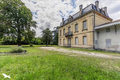 Maison à vendre 977 600 € 30 pièces 15 chambres 650 m² 6 398 m² de terrain St Denis de Pile 33910