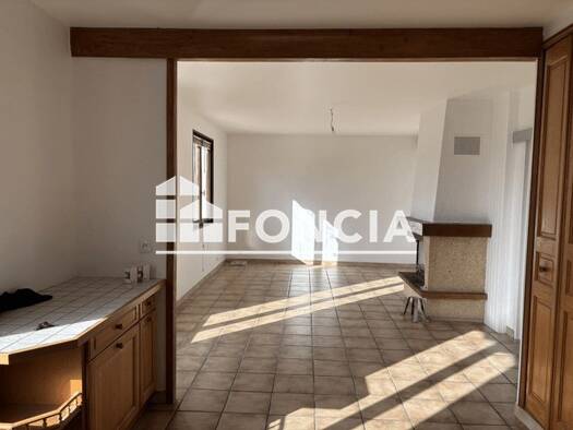 Maison à louer 1 300 € 6 pièces 4 chambres 103,5 m² Nord Est Champagne-sur-Seine 77430