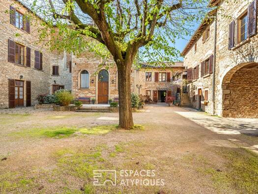 Appartement à vendre 365 000 € 4 pièces 3 chambres 129 m² Étage 1/2 Pommiers 69480