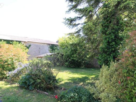 Terrain constructible viabilisé à vendre 44 000 € 550 m² de terrain Cissé 86170