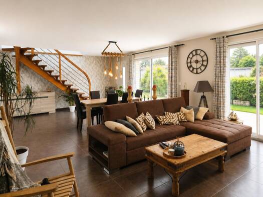 Villa à vendre 370 000 € 6 pièces 4 chambres 174 m² 1 503 m² de terrain Uzein 64230