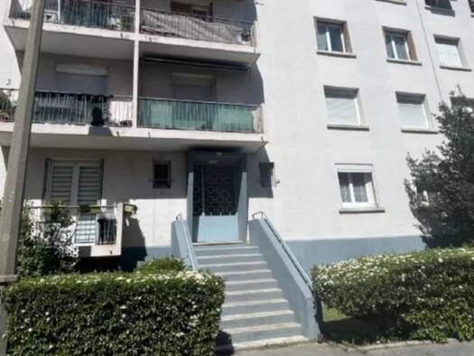 Appartement à louer 700 € 4 pièces 3 chambres 77 m² Croupillac-Clavières Alès 30100
