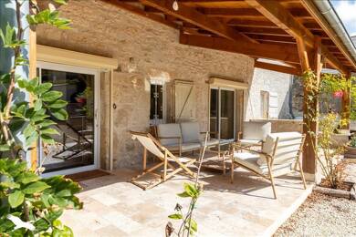 Maison de plain-pied à vendre 348 000 € 7 pièces 3 chambres 252 m² 8 500 m² de terrain Agen 47000