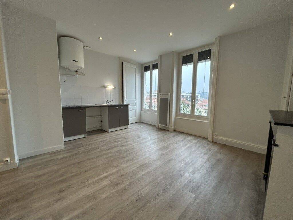 Maison à louer, 48m², TASSIN LA DEMI LUNE