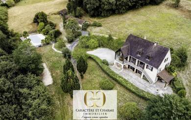 Maison à vendre 495 000 € 9 pièces 6 chambres 255 m² 40 000 m² de terrain Carlux 24370