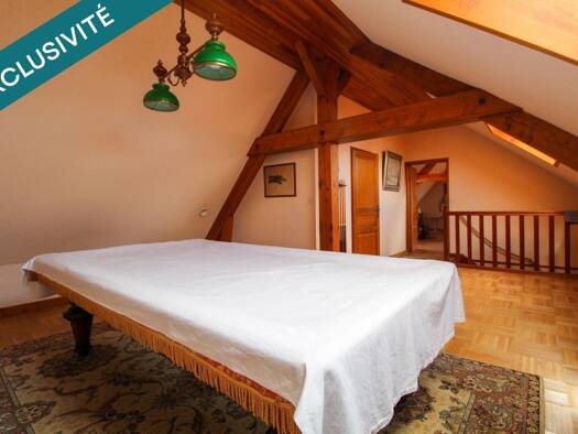 Maison à vendre 255 000 € 6 pièces 3 chambres 187 m² 1 049 m² de terrain Est Blanzy 71450