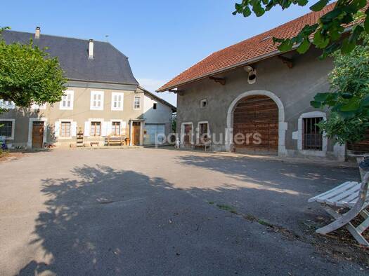 Maison à vendre 600 000 € 8 pièces 5 chambres 192 m² 7 763 m² de terrain Nord Reignier-Ésery 74930