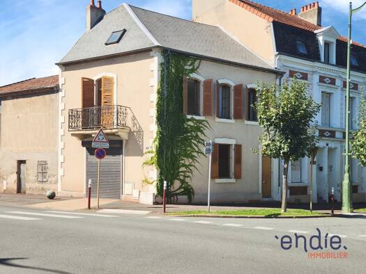 Immeuble à vendre 38 500 € 99 m² Ieme Zone Commentry 03600