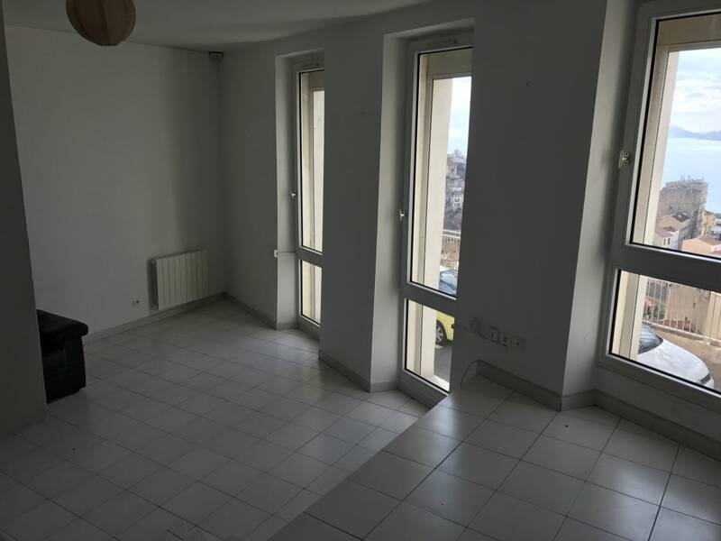 Maison à louer, 114m², MARSEILLE 7E