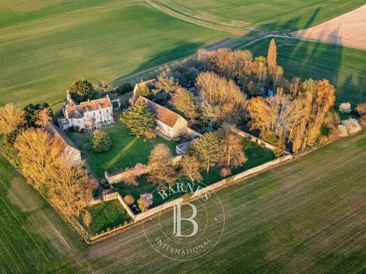 Demeure à vendre 1 530 000 € 12 pièces 5 chambres 445 m² Chaumont-en-Vexin 60240