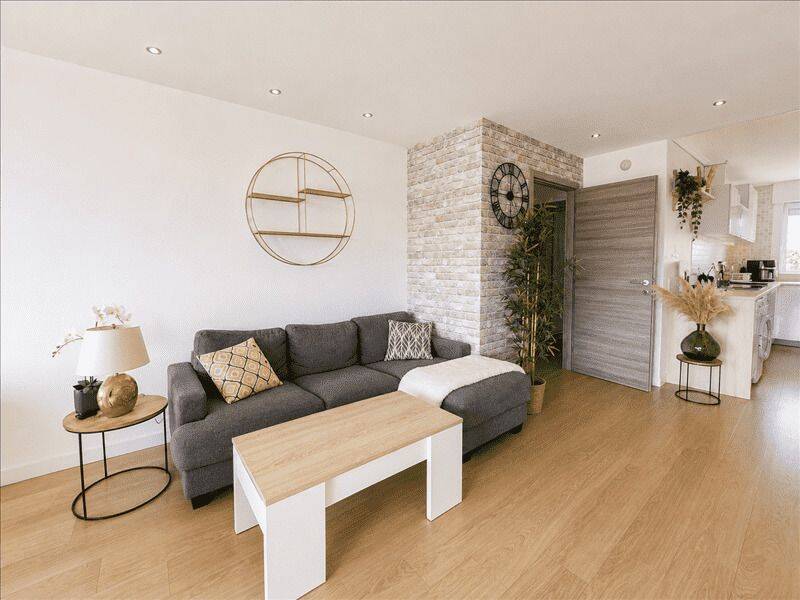 Magnifique 4 pièces 81,76m2 – Terrasse – Piscine – Parking, gara — 3