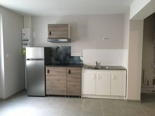 Appartement à louer 320 € 1 pièce 30 m² RDC Château-Renault 37110