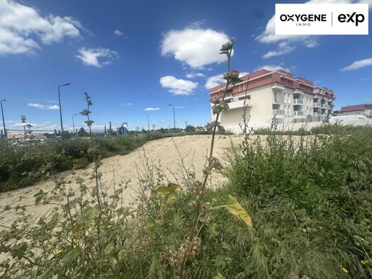 Terrain constructible viabilisé à vendre 170 000 € 800 m² de terrain Est Bompas 66430
