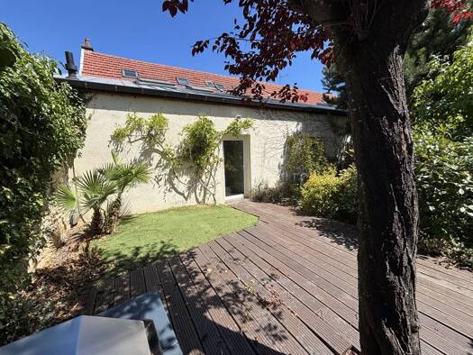 Appartement à vendre 232 000 € 3 pièces 2 chambres 71 m² RDC Dijon 21000
