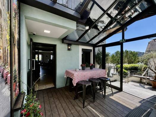 Local commercial à vendre 1 170 000 € 185,5 m² de surface de vente Les Hauts d'Annecy-le-Vieux Annecy 74940