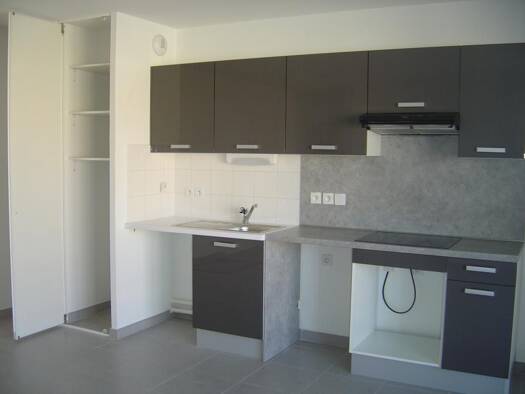 Appartement à louer 700 € 3 pièces 2 chambres 60 m² Saint Assiscle Perpignan 66000