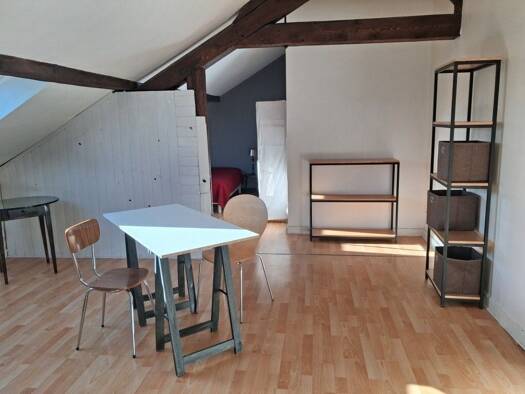 Appartement à louer 350 € 2 pièces 1 chambre 30 m² Étage 3/3 Cosne Peripherie Cosne-Cours-sur-Loire 58200