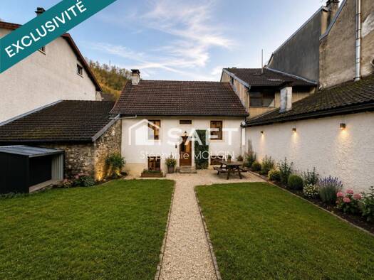 Maison à vendre 220 000 € 7 pièces 4 chambres 150 m² 255 m² de terrain Saint-Hippolyte 25190