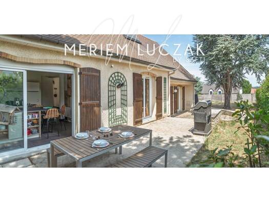 Villa à vendre 930 000 € 7 pièces 5 chambres 205 m² 767 m² de terrain Sud Chambourcy 78240