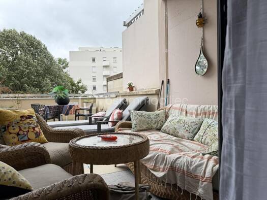 Appartement à vendre 235 000 € 4 pièces 2 chambres 79,8 m² Étage 1/8 Clemenceau Dijon 21000